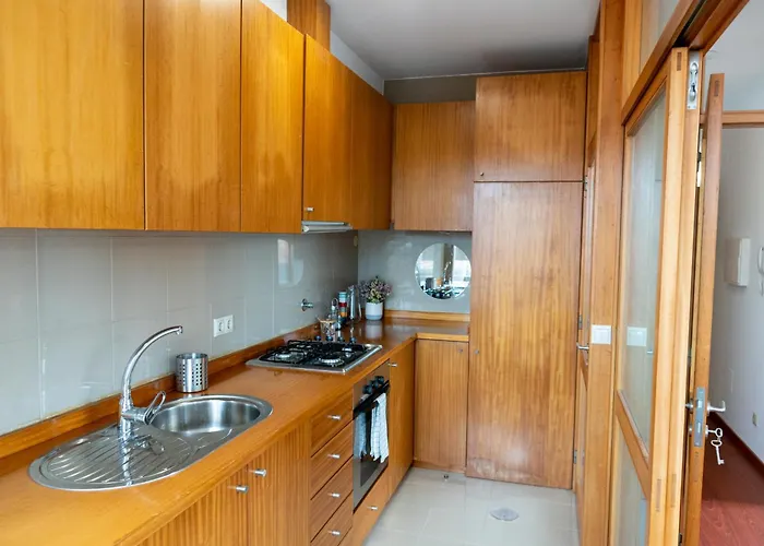 Lovely Cedofeita By Unique Hosts