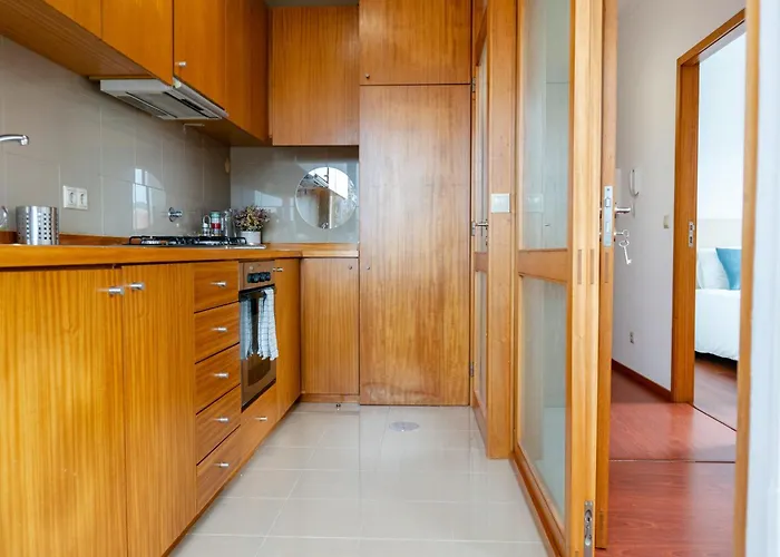 Lovely Cedofeita By Unique Hosts