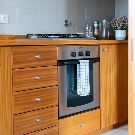 Lovely Cedofeita By Unique Hosts